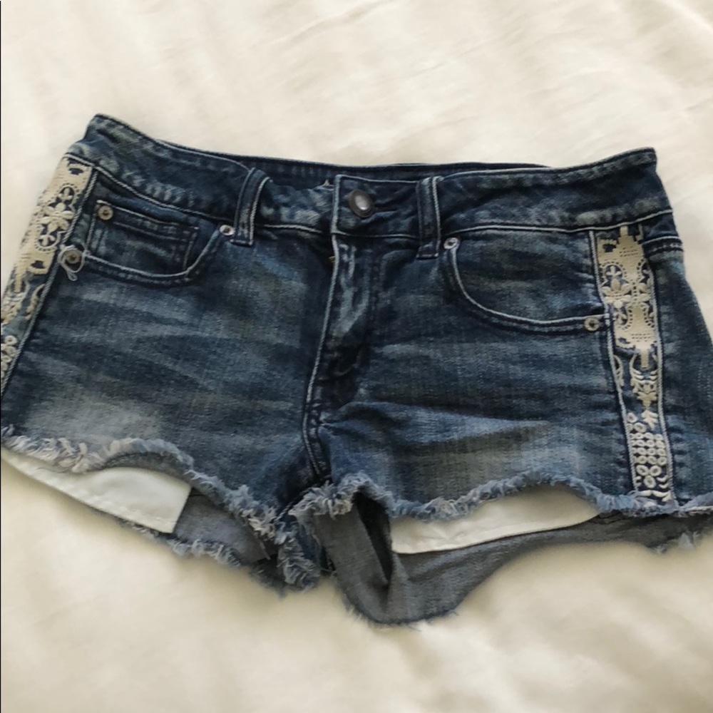 AMERICAN EAGLE JEAN SHORTS-STRECH “SHORTIE” size 8